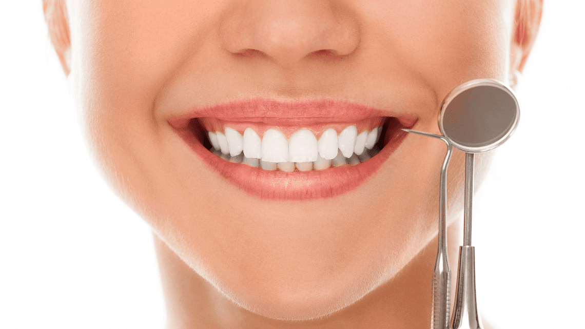 Veneers VS Crowns: What’s The Difference?